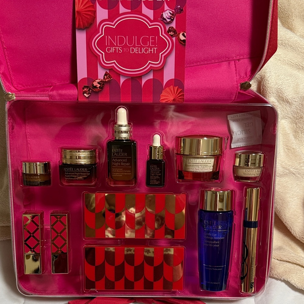 Estee Lauder Red Makeup Case - Picture 2 of 3